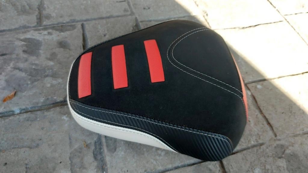 Benelli trk comfort zadel voor en achter, Motos, Enlèvement