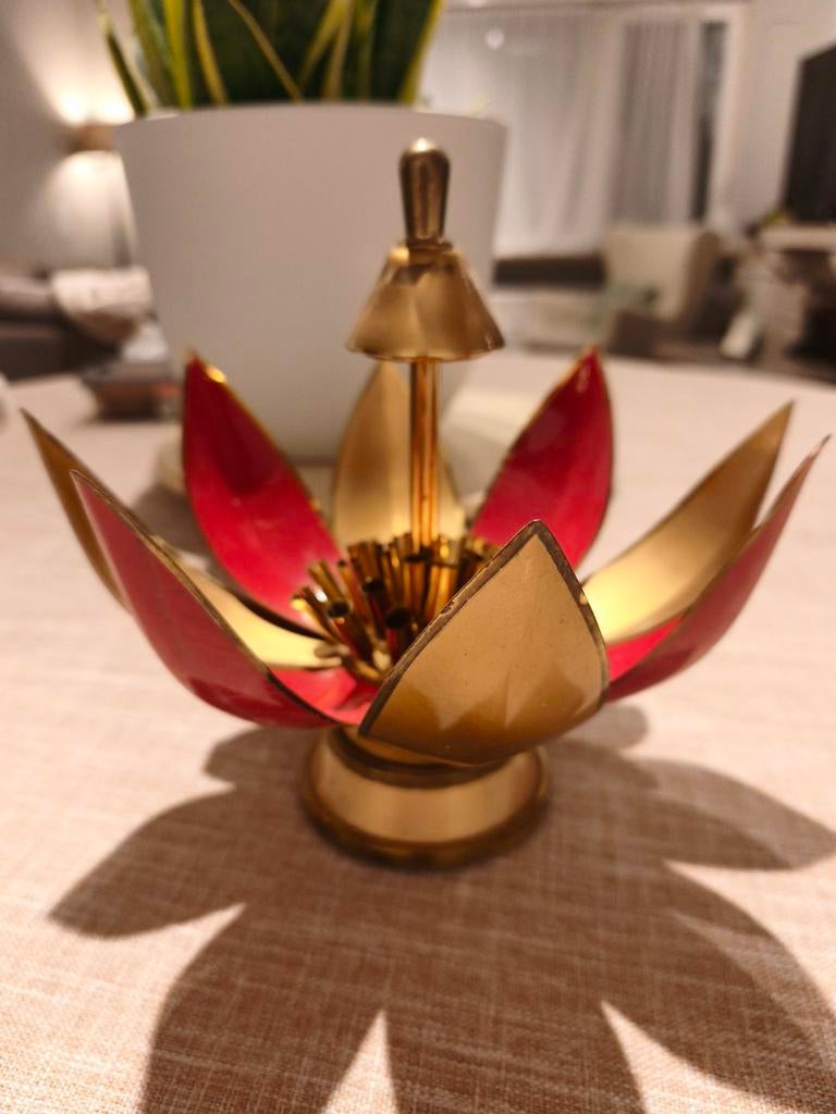 Vintage sigarettenautomaat, Ophalen