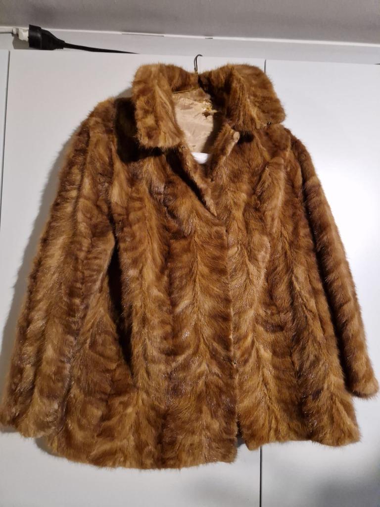 echte damesvest in nerts,, Vêtements | Femmes, Vestes | Hiver, Porté, Taille 42/44 (L), Brun, Enlèvement