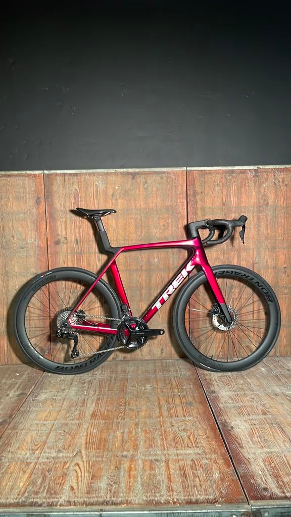 Trek Madone Sl6 rood maat L (cataloog waarde € 4 999,-), Fietsen en Brommers, Ophalen, Nieuw