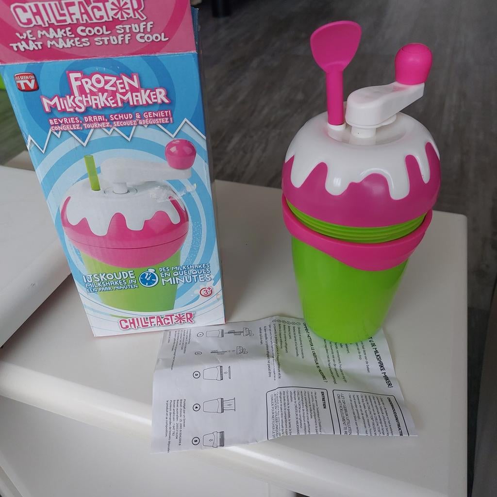 Machine à milkshake de la boutique Tele Toys. Couleur vert/r, Enfants & Bébés, Enlèvement