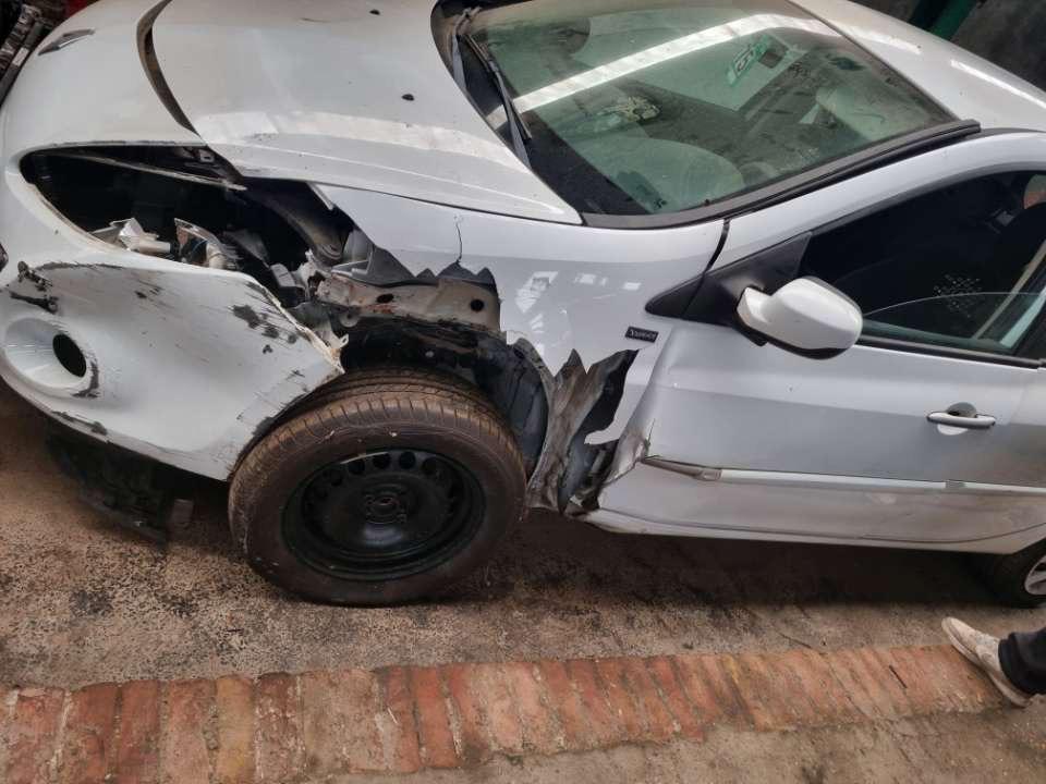 Clio 3, 75 kW, Achat, Boîte manuelle, Noir