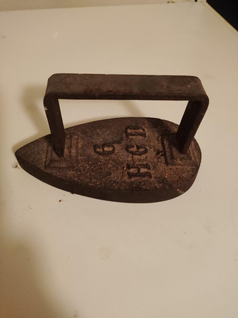 Ancien fer à repasser, Enlèvement, Utilisé
