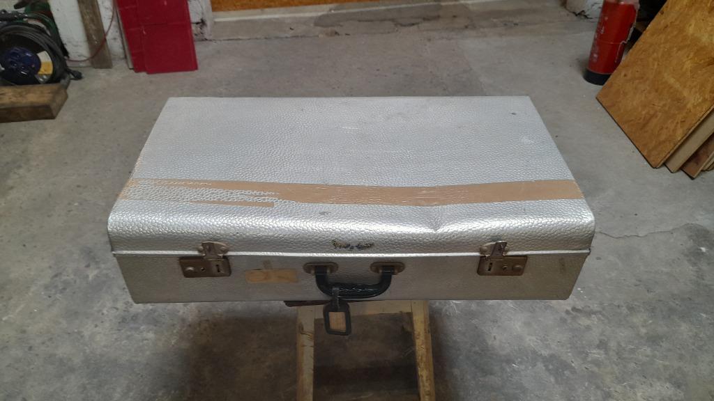 Étui de voyage vintage en aluminium, Antiquités & Art, Enlèvement