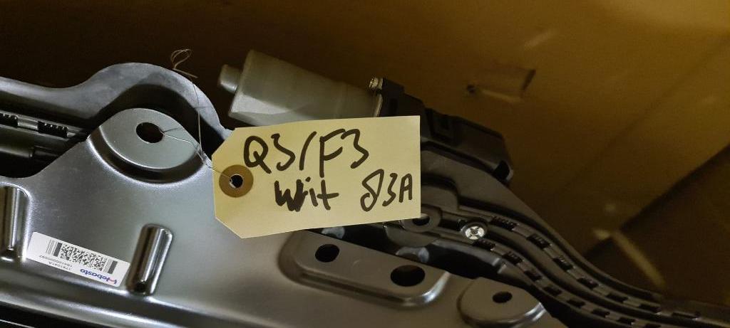 83A8770411NX Q3 toit panoramique Q3 F3 toit ouvrant q3 f3, Autos : Pièces & Accessoires, Enlèvement ou Envoi, Utilisé, Arrière