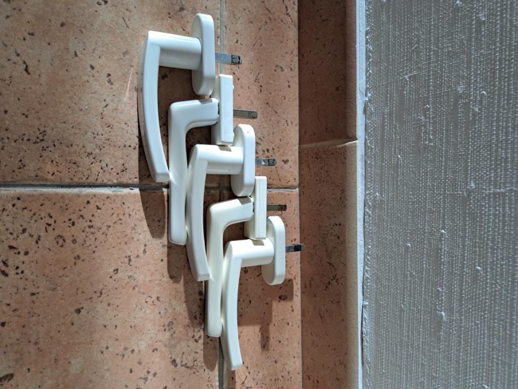 5 Poignées de fenêtres en PVC/ALU BLANC, Bricolage & Construction, Enlèvement, Utilisé, Fenêtre de façade ou Vitre