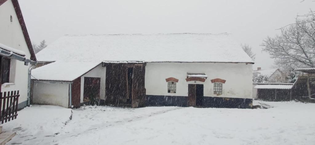 4 kamer woning onder Pécs.z/w Hongarije, 65 m², 4 kamers, Overig Europa, Dorp