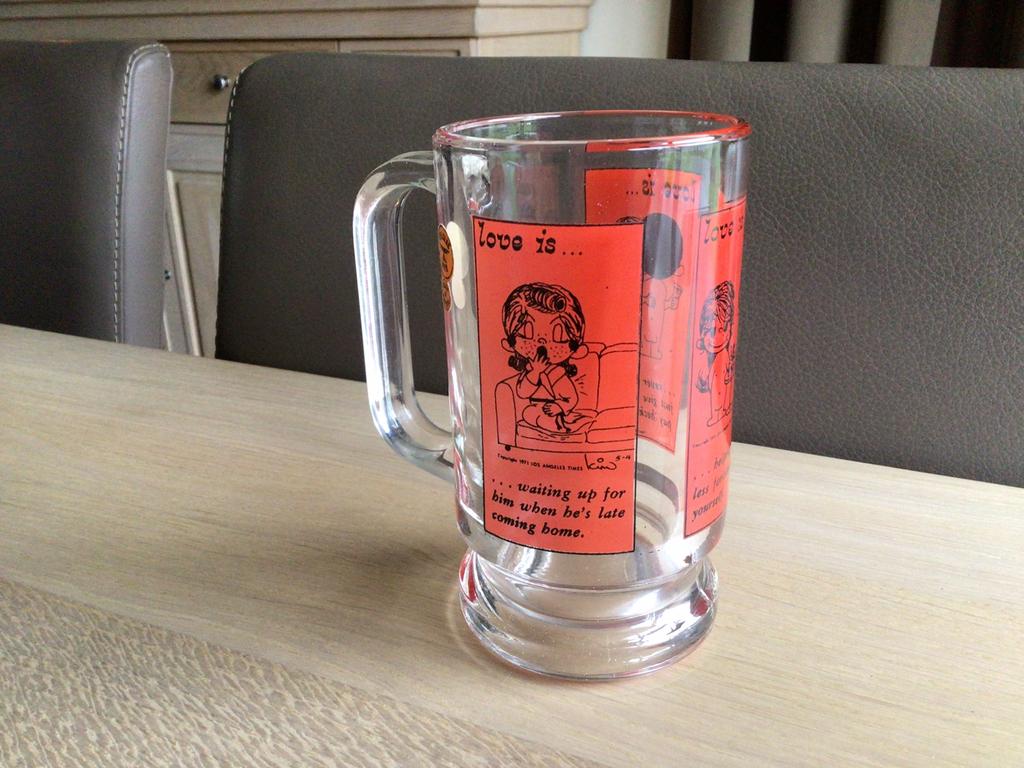 Vintage glas Love is, 1970, Verzamelen, Ophalen of Verzenden, Zo goed als nieuw