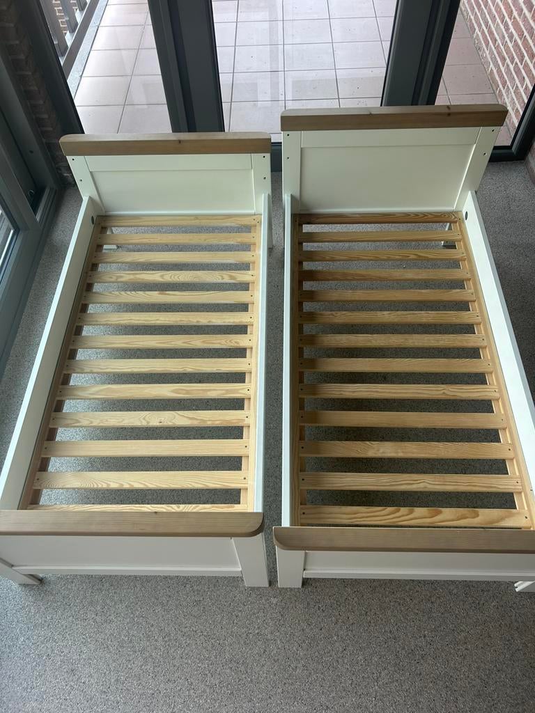 Twee identieke peuterbedden 70cmx140cm - goede staat, Ophalen, Zo goed als nieuw, 140 cm