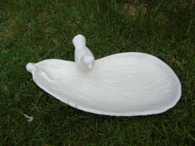 abreuvoir a oiseaux , mangeoire en fonte blanc, Jardin & Terrasse, Maisons & Bains d'oiseaux, Neuf, Enlèvement ou Envoi