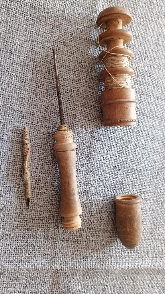 Cousette du soldat ( nécessaire couture 14-18), Verzamelen, Kleding en Patronen, Ophalen