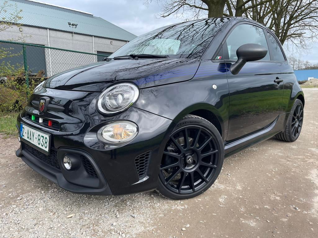 Abarth 595 “Yamaha limited Edition”, Auto's, 4 zetels, 4 cilinders, Parkeersensor, Zwart