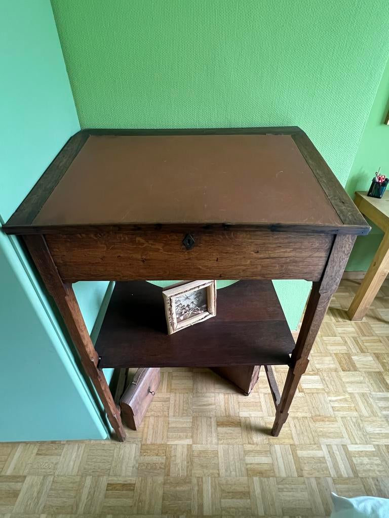 Antieke houten lessenaar, Enlèvement