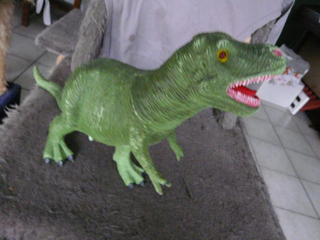 3 grote dino's + bewakingspoort Jurassic Park, Kinderen en Baby's, Speelgoed | Actiefiguren, Ophalen, Gebruikt