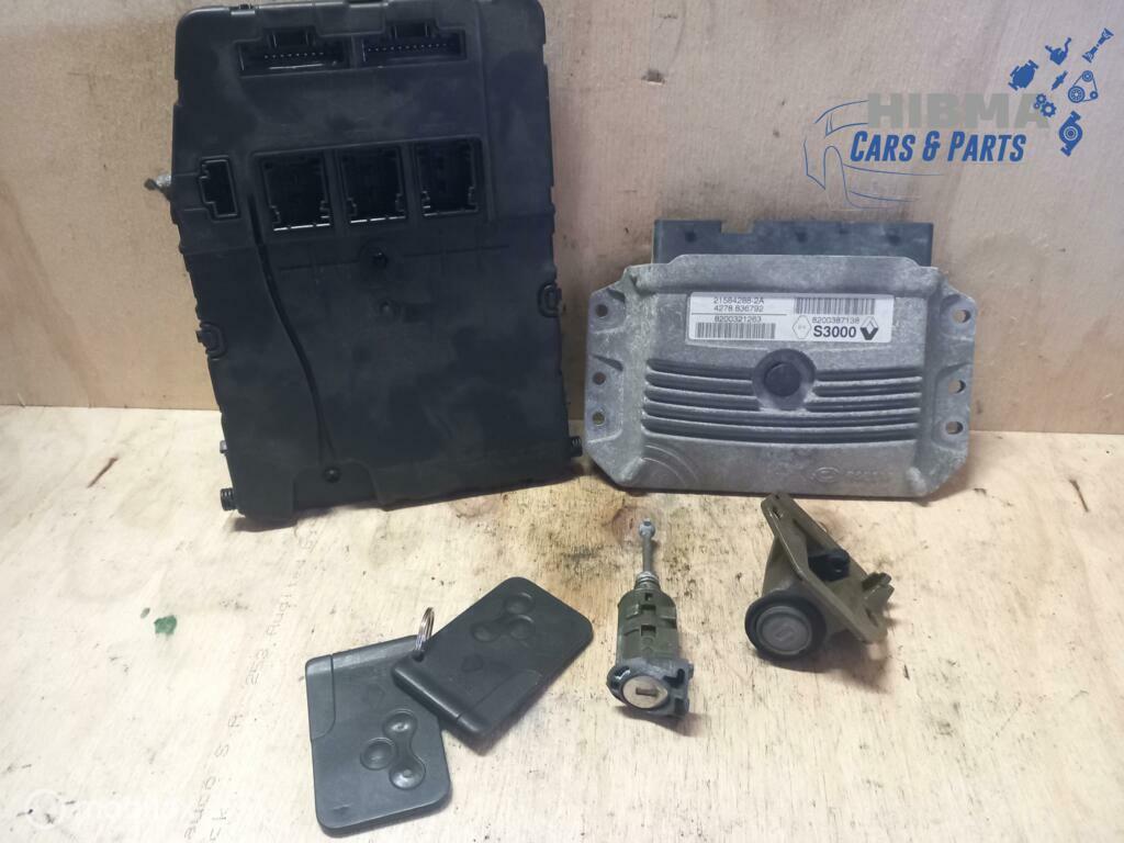 Renault Megane CC II 1.6-16V Sleutelset + ECU 8200321263, Gebruikt, Ophalen of Verzenden