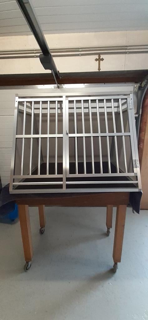 Hondenbench, Enlèvement