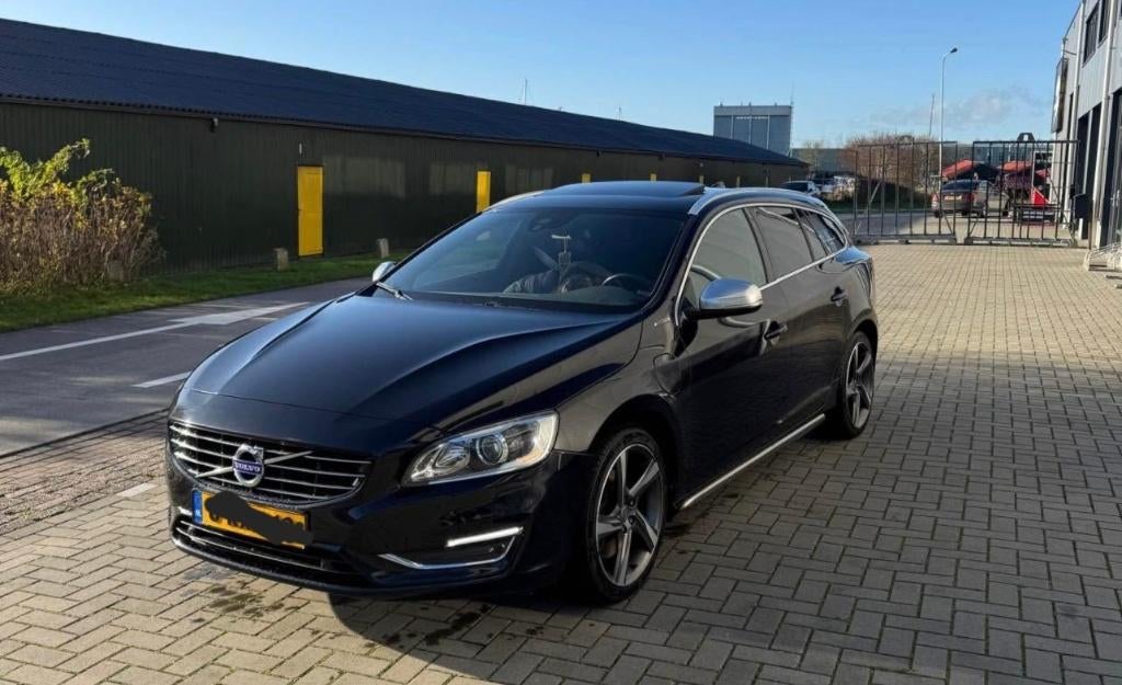 Volvo V60 Plug-in Hybrid, Auto's, Automaat, Zwart, 48 g/km, Zwart