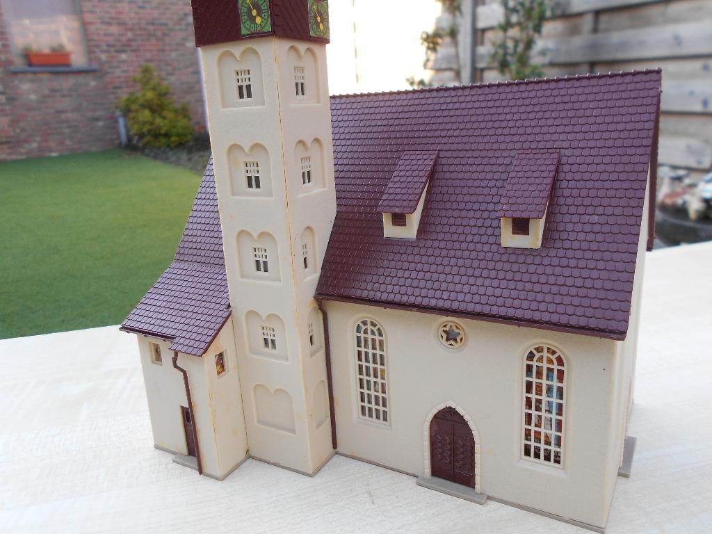 vollmer H0 49210 mooie grote kerk, Hobby & Loisirs créatifs, Trains miniatures | HO, Comme neuf, Pont, Tunnel ou Bâtiment, Enlèvement ou Envoi