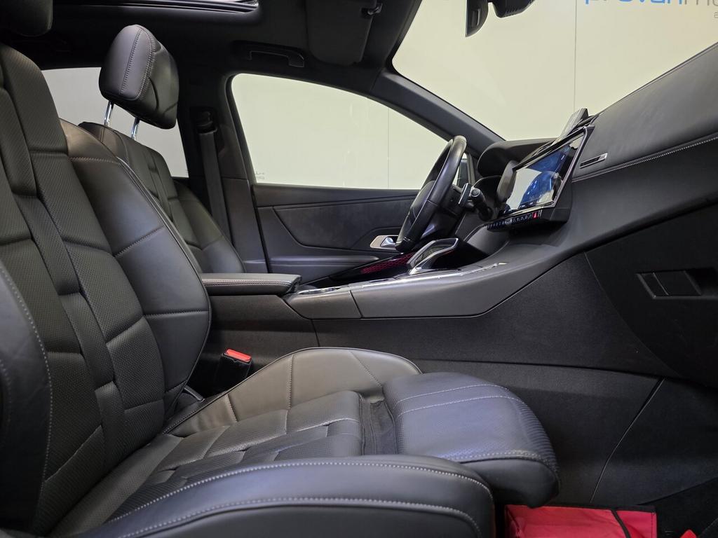 DS Automobiles DS7 Crossback 1.6 Plug In Hybrid  'Louvre' -, 4 deurs, 0 min, https://public.car-pass.be/vhr/b6471767-9986-4693-a83d-27f39b6fdec4