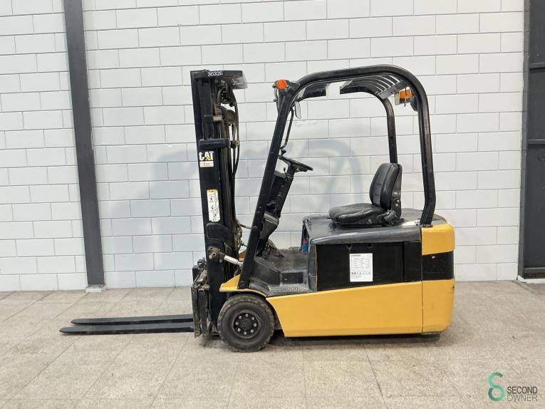 Heftrucks Elektrisch Caterpillar EP18ACNT 2006 Triplex, Zakelijke goederen, Machines en Bouw | Heftrucks en Intern transport, 1000 tot 2000 kg