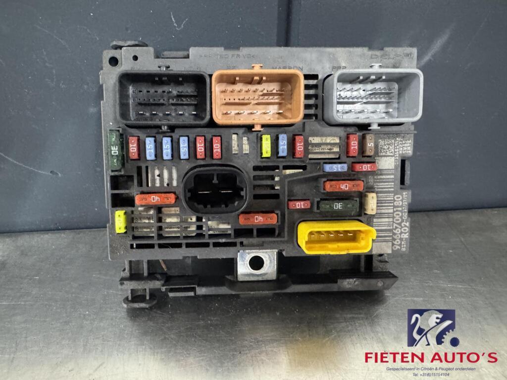 Zekeringkast BSM R02 Citroën Peugeot 9666700180 Delphi, Autos : Pièces & Accessoires, Utilisé, Citroen, Citroën, Enlèvement ou Envoi