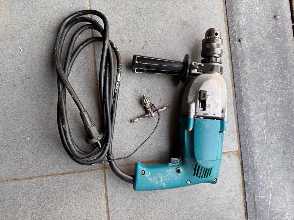 Perceuse-batteuse Makita, 600 watts ou plus, Mécanisme de percussion, Enlèvement, Utilisé