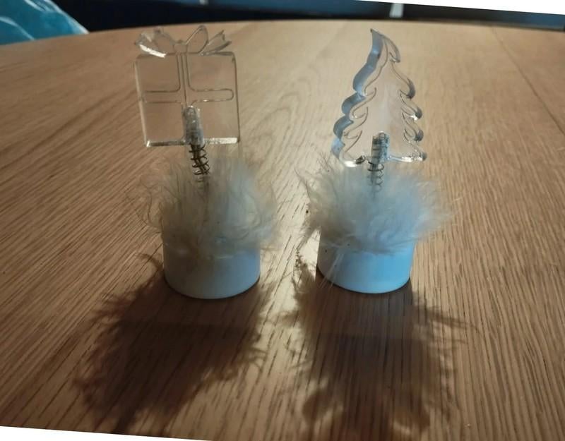 Set van 2 LED-kerstlampjes Een boom en een cadeau., Diversen, Kerst, Ophalen, Nieuw