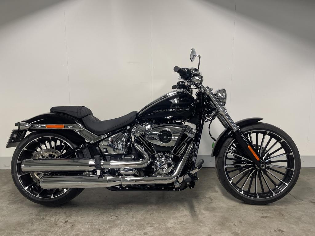 Harley-Davidson SOFTAIL FXBR BREAKOUT, Motos, Via Galileo Galilei 1
30033   Noale, Plus de 35 kW, Nfopiaggiogroup@piaggio.com