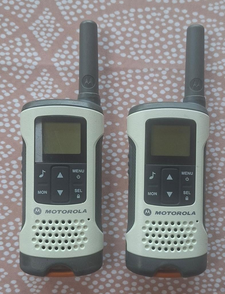 Lot de 2 Talkie-Walkie Motorola, Télécoms, Enlèvement ou Envoi, Utilisé, 5 à 15 km, Talkie-walkie ou Walkie-talkie