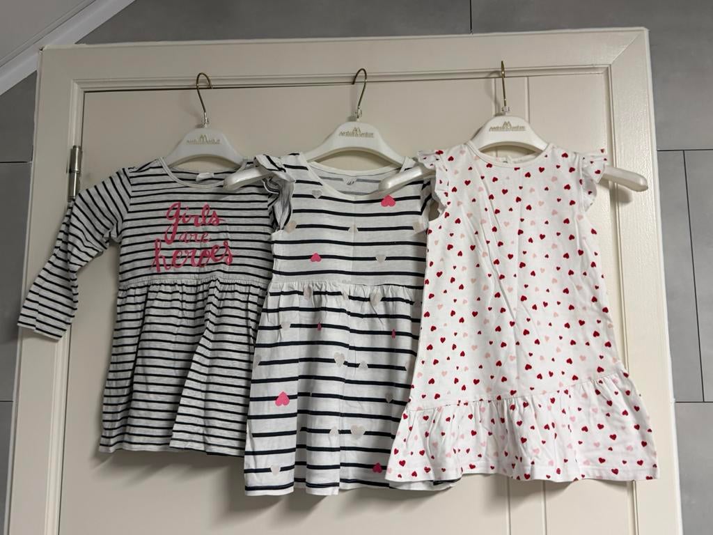 3 st nieuwe zomer jurkjes (92), Ophalen, Nieuw, Overige maten