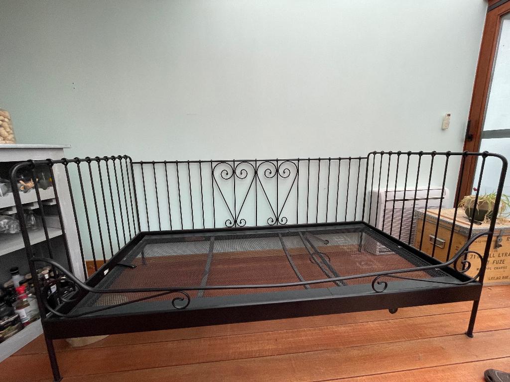 Lit métal noir, 90 cm, Une personne, Enlèvement, Utilisé