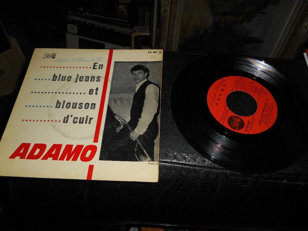 45 T 4 pistes ADAMO " En Blue jeans et blouson de cuir, CD & DVD, Enlèvement ou Envoi