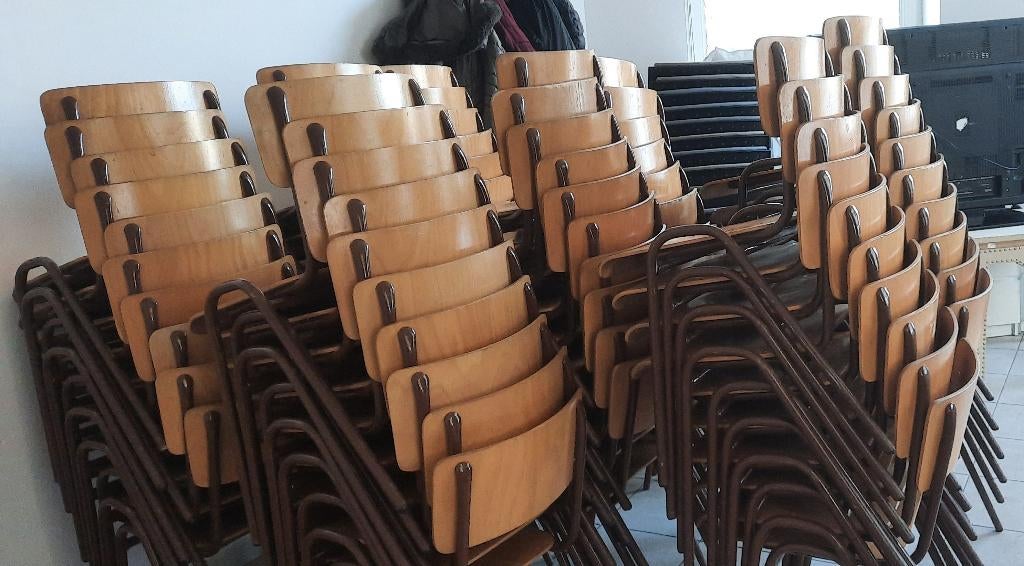 Vintage houten stoelen, Huis en Inrichting, Stoelen, Ophalen, Bruin, Chaises d'école, de bureau, Zo goed als nieuw