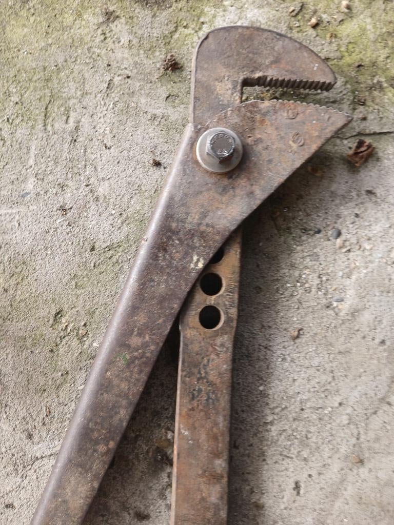 Deux clefs  et pince gripe, Bricolage & Construction, Outillage | Outillage à main