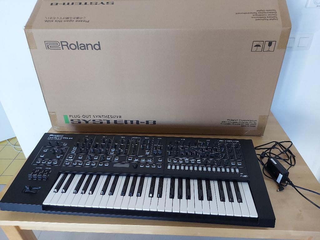 Roland System-8 synthesizer, Muziek en Instrumenten, Ophalen, Zo goed als nieuw, 61 toetsen, Roland