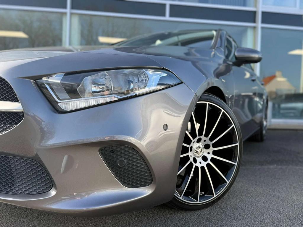 Mercedes-Benz A-CLASS 180 AMG VELGEN / ZETELVERWARMING / CAM, Autos, Euro 6, Entreprise, 116 ch, Noir