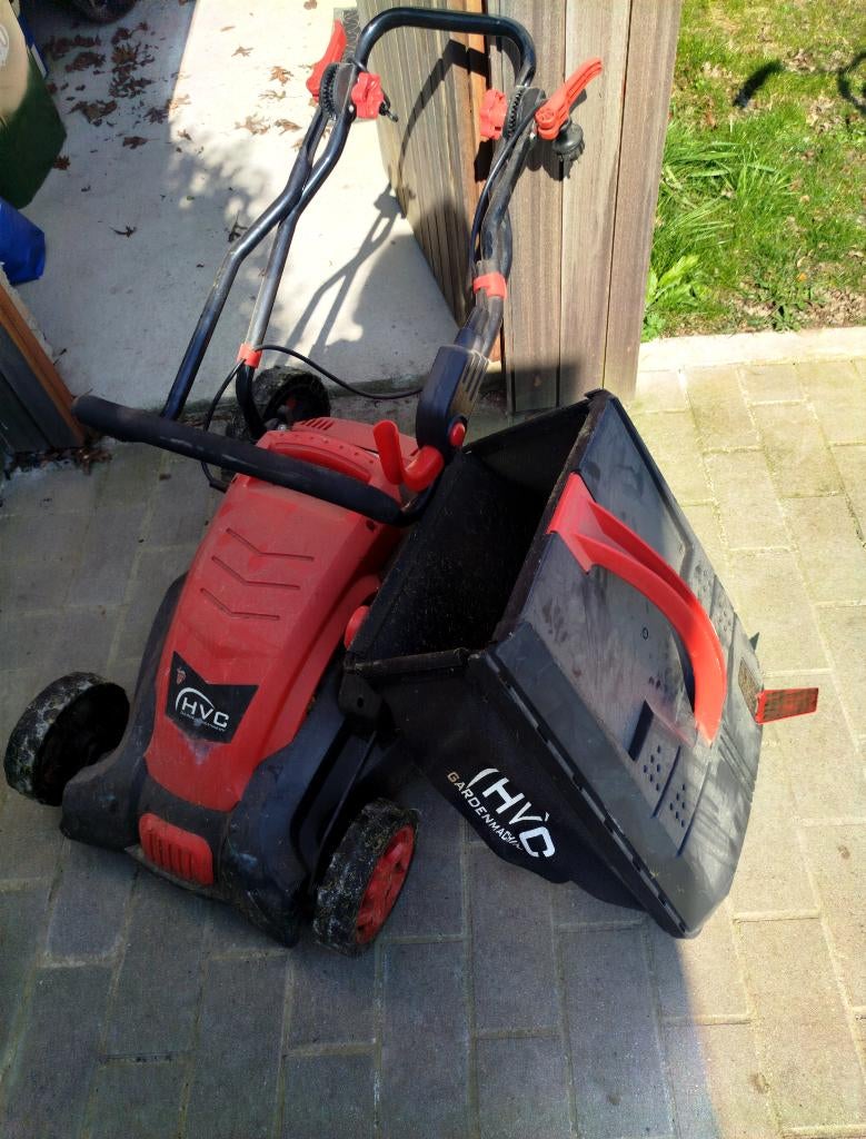 grasmachine, Tuin en Terras, Grasmaaiers, Ophalen, Zo goed als nieuw, Opvangbak