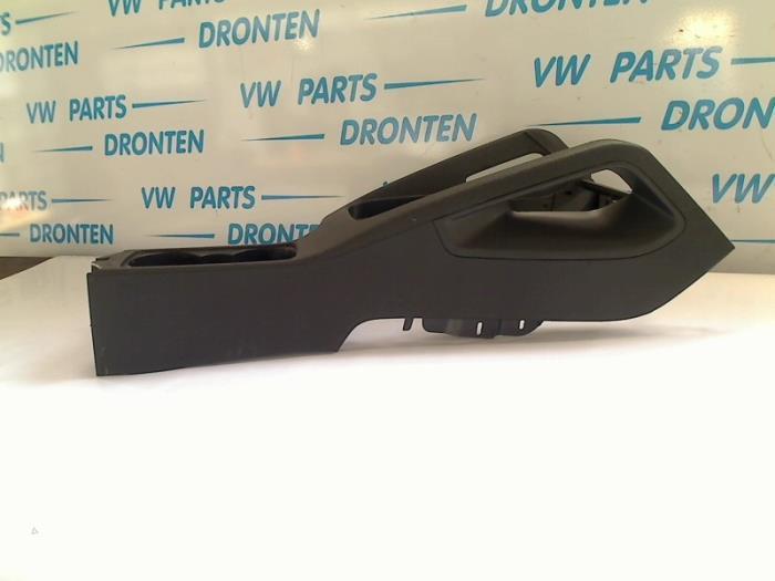 Console centrale d'un Volkswagen Scirocco, Autos : Pièces & Accessoires, Volkswagen, 3 mois de garantie, - 35
8251KS  Dronten