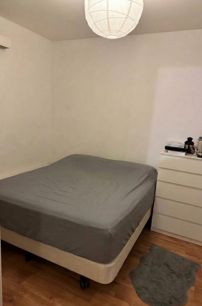 Lit sommier et matelas 180cm, Maison & Meubles, Enlèvement, Comme neuf