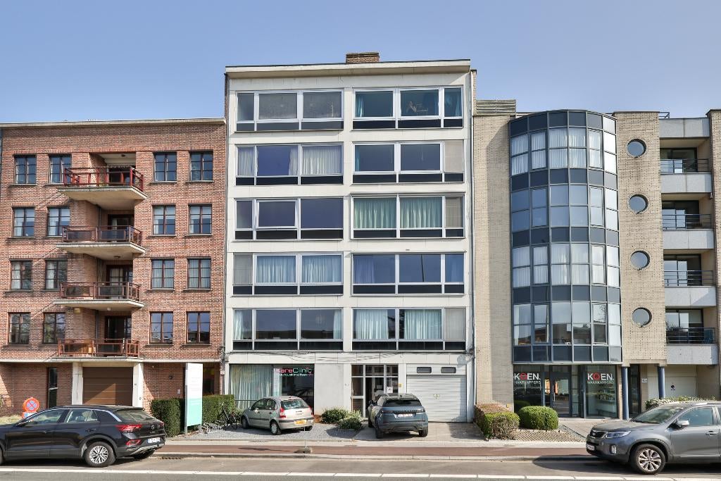 Très spacieux appartement de 2 à 3 chambres à rénover, Province d'Anvers, 105 m², Appartement, Mortsel