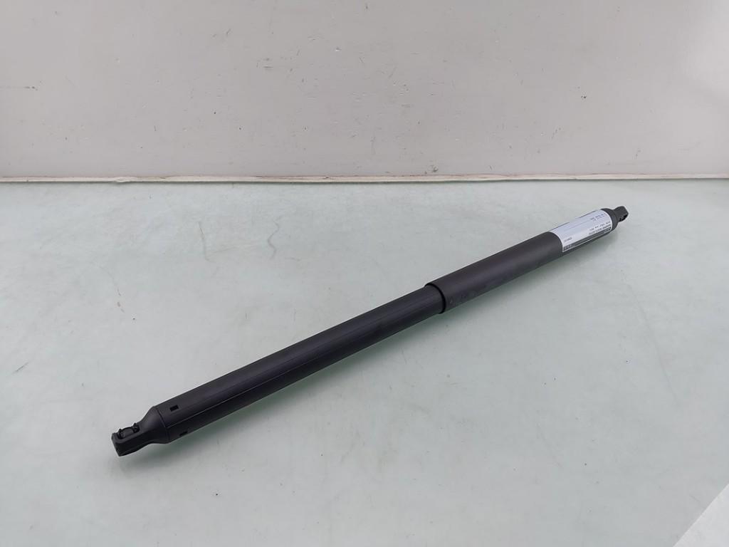 GASDRUKVEER RECHTS ACHTER Skoda Scala (|657827552C|), Gebruikt, Info@skoda-auto.de, Skoda, Max-Planck-Straße  3-5
64331  Weiterstadt, DE