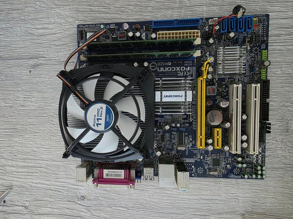 Foxconn g46 Q9400 4Go ddr2, Informatique & Logiciels, Socket 775, Utilisé, ATX, Intel