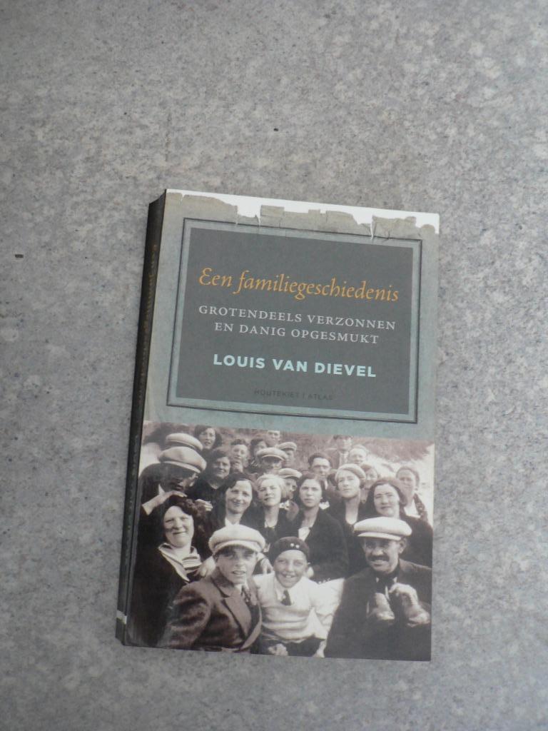 Een familiegeschiedenis Louis Van Dievel, Boeken, Ophalen of Verzenden, Gelezen, Louis van Dievel