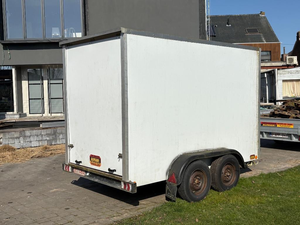 Aanhangwagen, Enlèvement, Utilisé