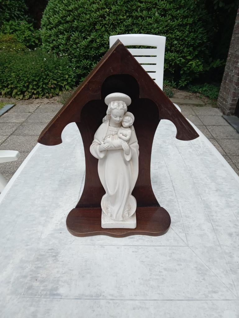 Mariabeeld in houten nis, Ophalen