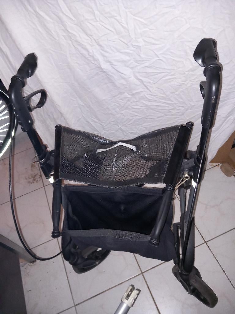 rollator met  4 wielen lichtgewicht  TOPRO, Ophalen, Opvouwbaar, Zo goed als nieuw