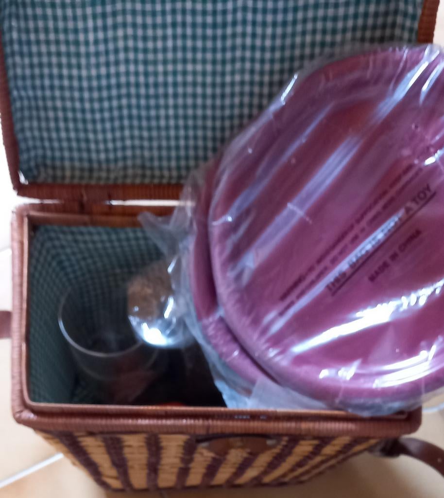 picknickmand gevuld, Ophalen, Zo goed als nieuw