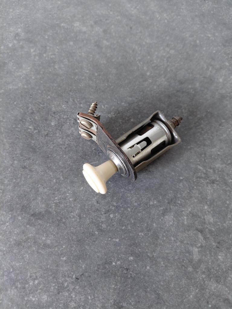 Vintage Autofum Sigaretten Aansteker Oldtimer VW Kever T1, Auto diversen, Auto-accessoires, Gebruikt, Verzenden