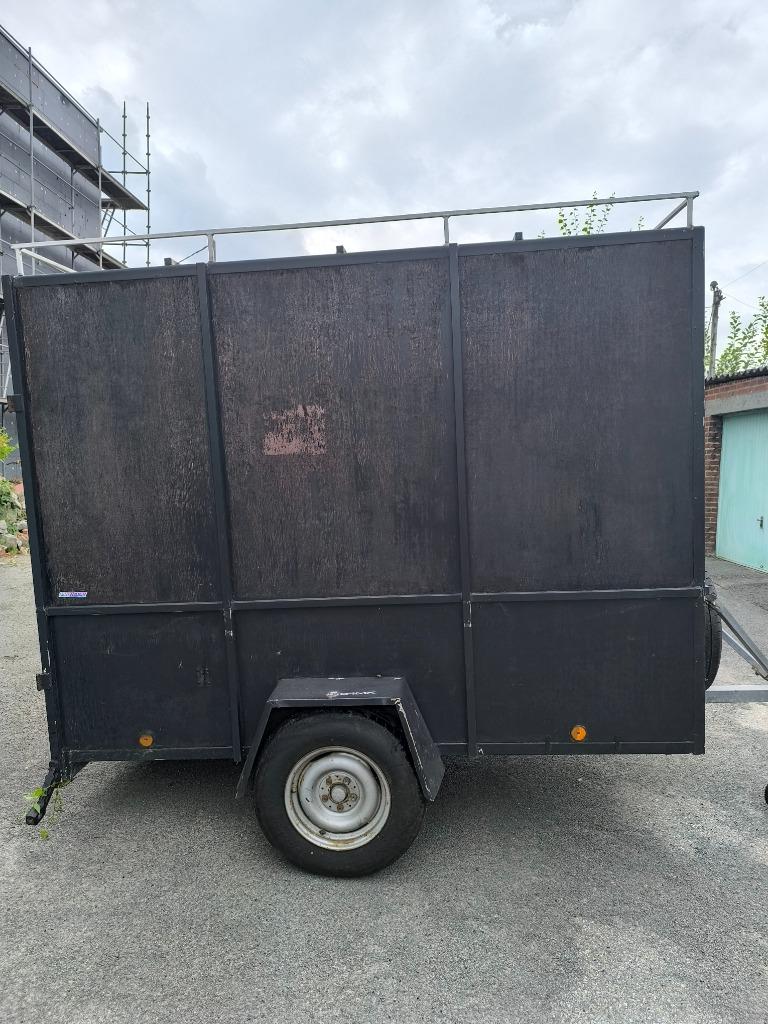 Remorque fermée, Enlèvement, Utilisé