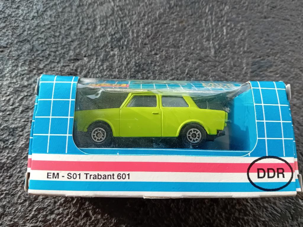 Modelauto, 1989 Trabant 601 DDR Edocar 1/64, Enlèvement ou Envoi